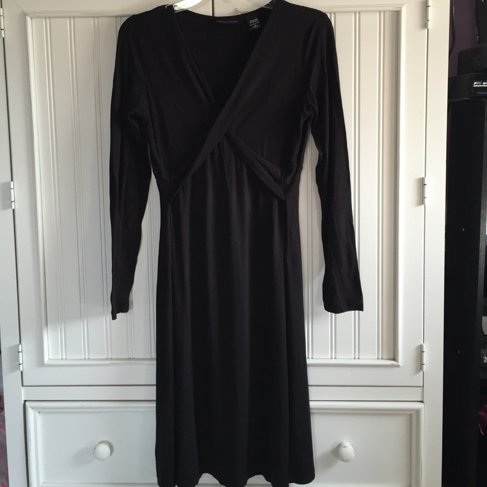 Black long sleeve twist front shift dress